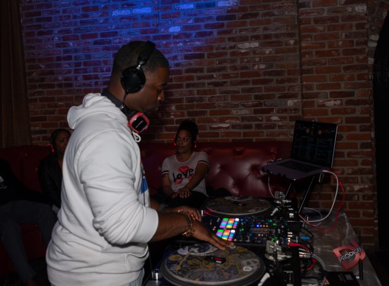 Silent Party San Diego “R&B vs Trap Wars” – Feb 2020